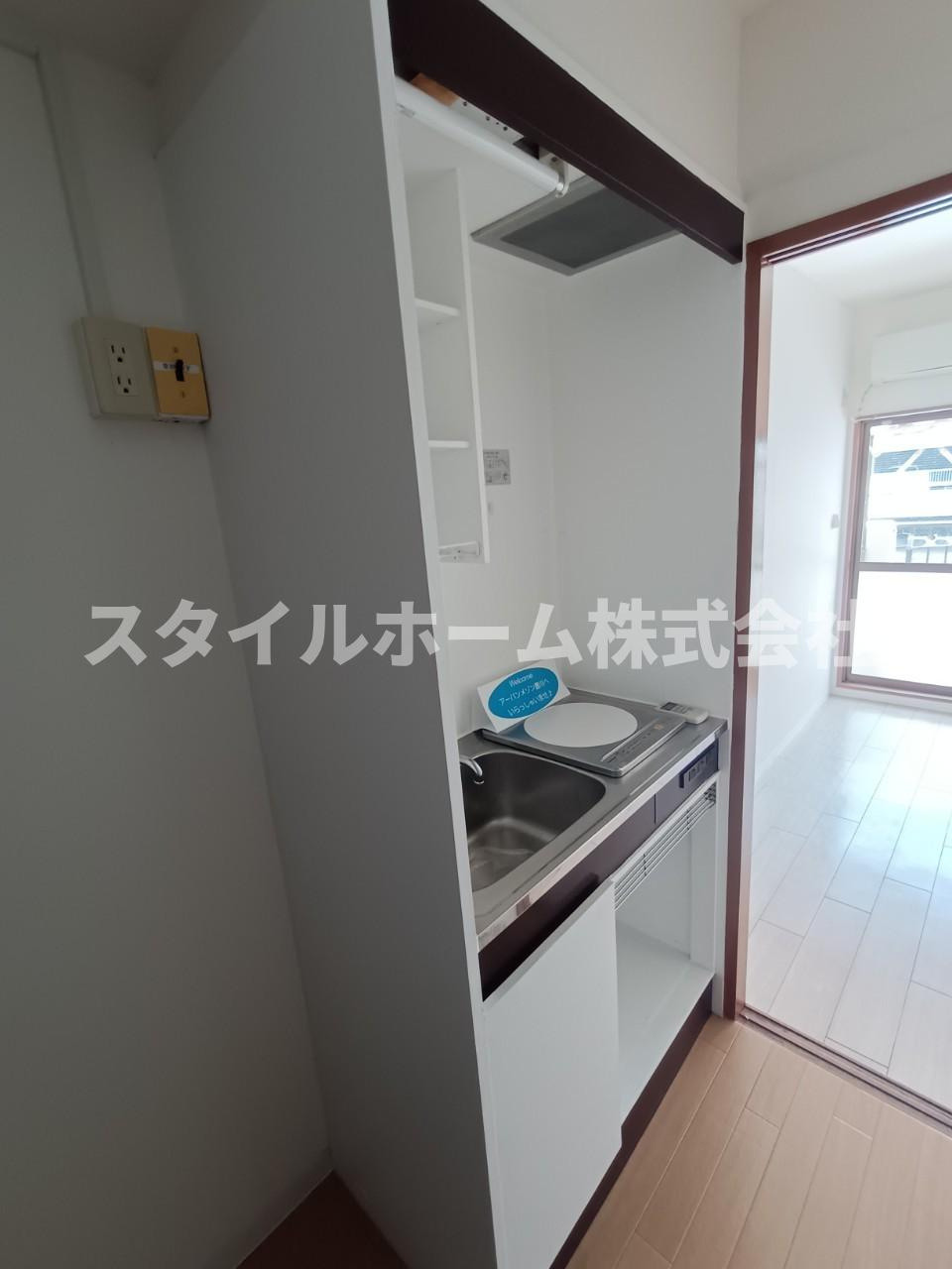 アーバンメゾン豊川のキッチン|同建物内別部屋の写真です。
