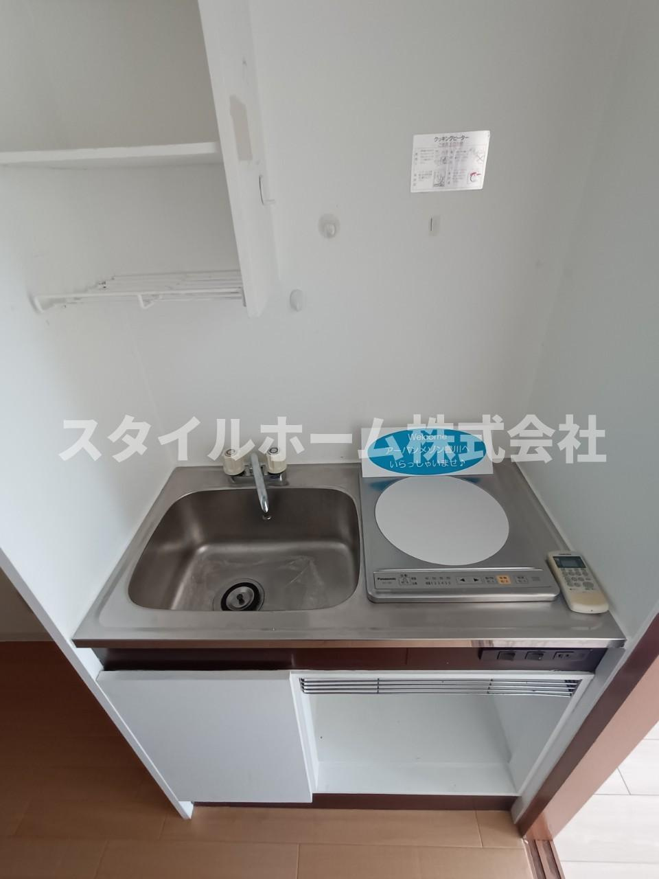 アーバンメゾン豊川のキッチン|同建物内別部屋の写真です。