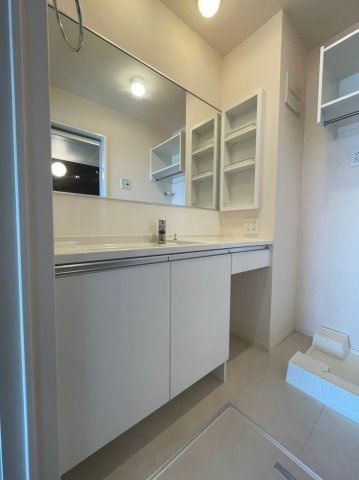 con.塩屋浜の洗面所