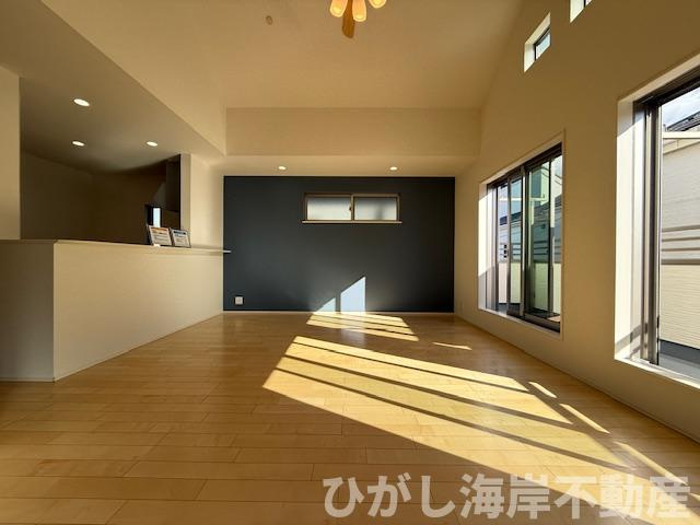 茅ヶ崎市室田1丁目　中古戸建のダイニング|新規リフォーム完了！　18.7帖　LDK