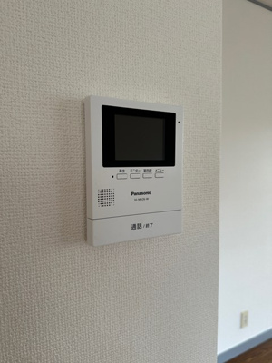 【セキュリティ】 | カーサビアンカ | 防犯対策に有効なカメラ付きインターホン！録画機能が付いているので留守中の訪問者まで確認できます♪