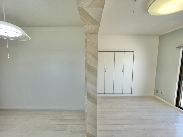 ロイヤルレジデンスの居間・リビング