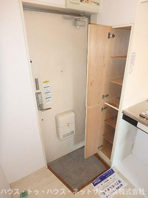 プレジオ南花島の玄関