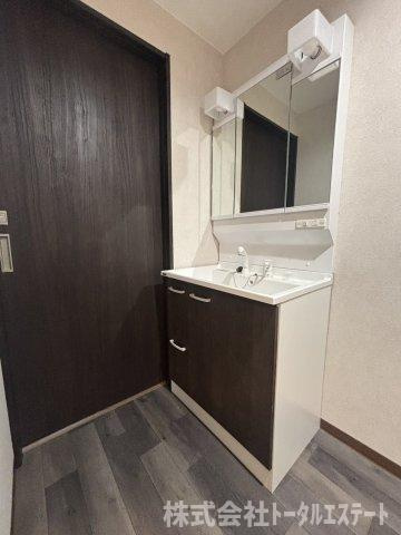 アーベインヒルズ向洋A棟の独立洗面台