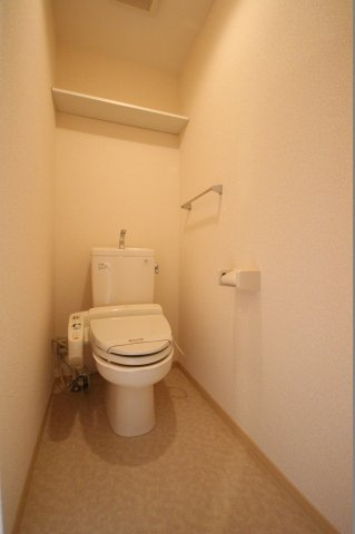 フローラ山の下のトイレ