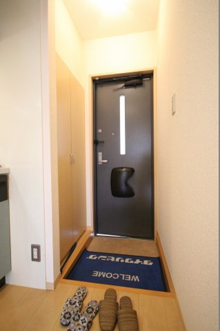 フローラ山の下の玄関