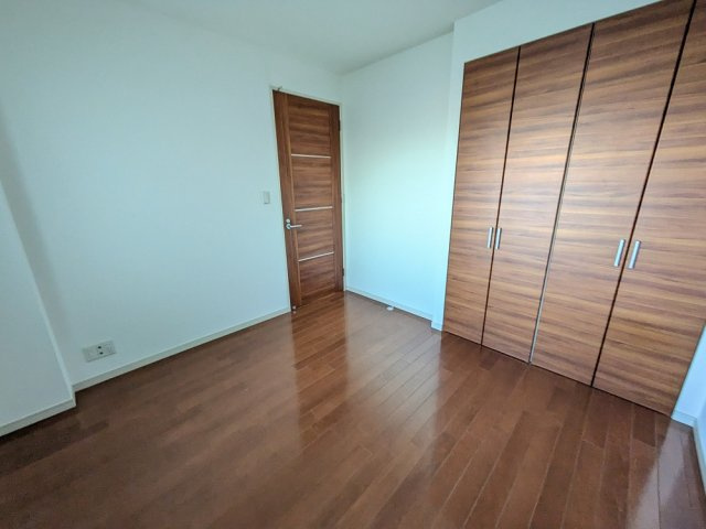 サンマンション山の手ヒルズ　513号室の寝室|ゆとりの広さです