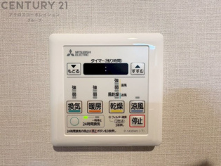 暖房機能があるため、冬場でも温かい浴室で入浴でき、乾燥機能があるため、水気を素早く取り除けます。また、換気機能があるため、湿気を素早く排出してカビや雑菌の発生を防ぐことができます。