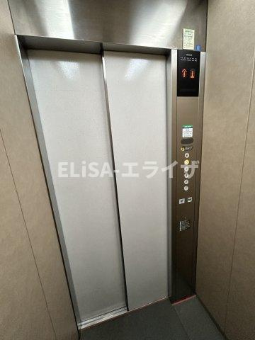 須田ビル　5Fの玄関