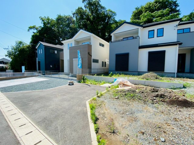 よかタウン／菊池郡大津町大字大津6・7・8期／3号棟の前面道路含む現地写真