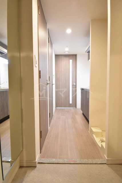 プレサンス谷町九丁目駅前の玄関