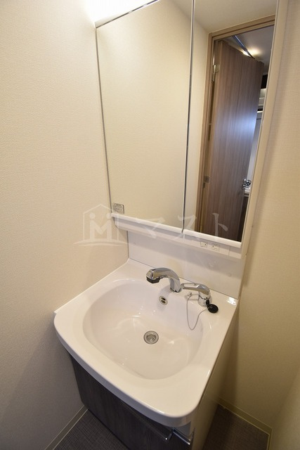 プレサンス谷町九丁目駅前の洗面所