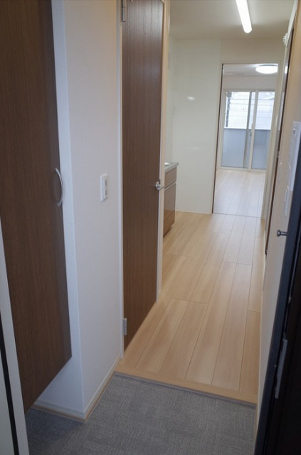 スカイハウス（羽根町）の玄関