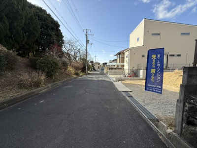 【前面道路含む現地写真】 | プレイワークレジデンス【鶴山台4丁目/D号地】新築建売・4LDK・和泉市鶴山台4丁目 | 前面道路含む現地写真です