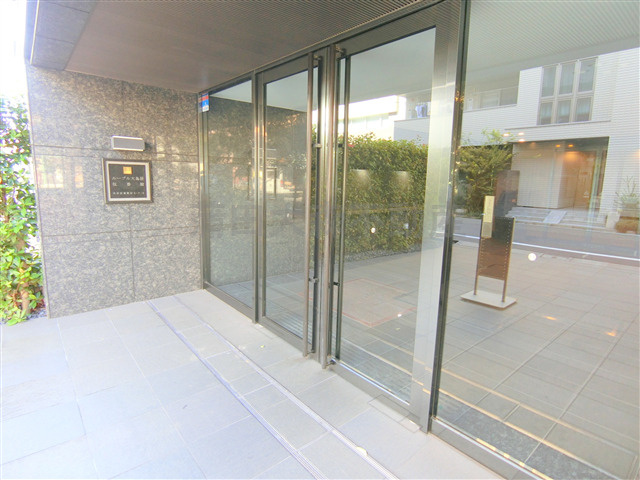 ルーブル大鳥居伍番館のエントランス