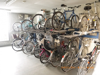 【その他共用部分】 | 建物内に、便利な駐輪場があります。