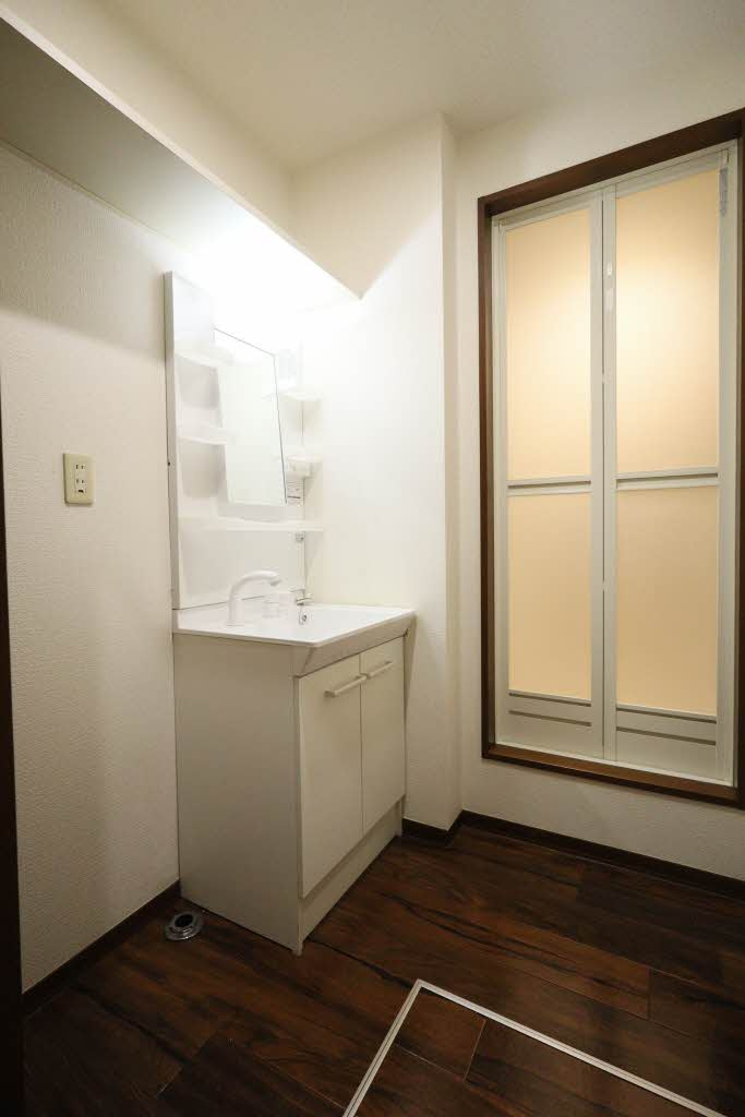 アメニティハイツ十市 B棟の独立洗面台