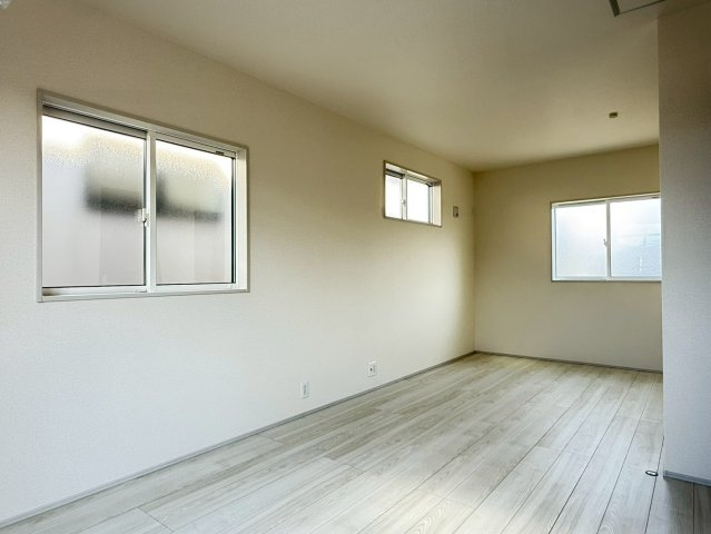 川越市豊田町2丁目　新築一戸建て　2号棟の洋室|使い勝手のいい洋室です