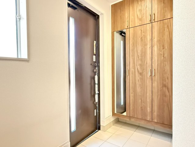 川越市豊田町2丁目　新築一戸建て　2号棟の玄関