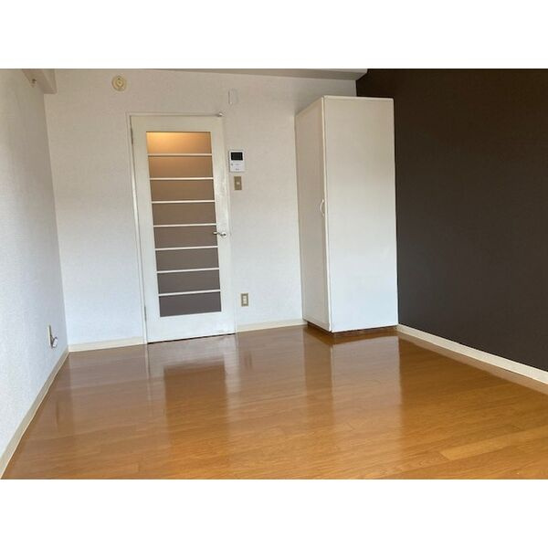 Ｔテラス明大寺の居間・リビング