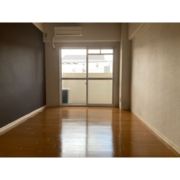 Ｔテラス明大寺の居間・リビング