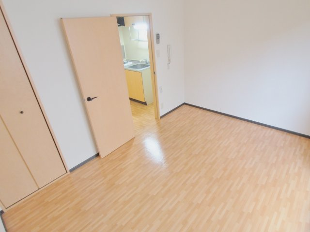 音戸ハイツ川本の洋室