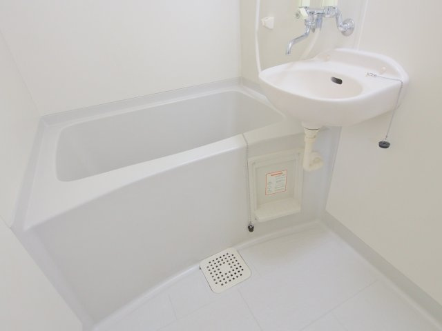 音戸ハイツ川本の浴室