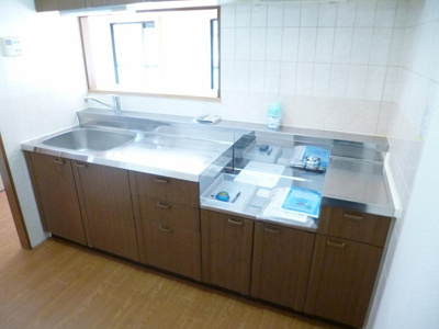 【キッチン】 | リヴィエール向ヶ丘 | ガスコンロ設置可能のキッチンです☆場所を取るお鍋やお皿もたっぷり収納できてお料理がはかどります！