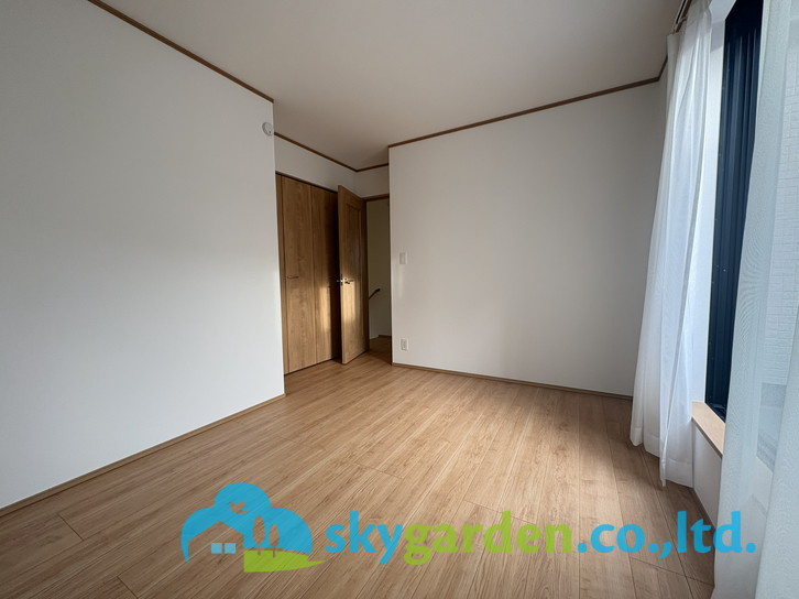 茅ヶ崎市香川４丁目　新築戸建　全１棟の寝室|落ち着いた色調の寝室です