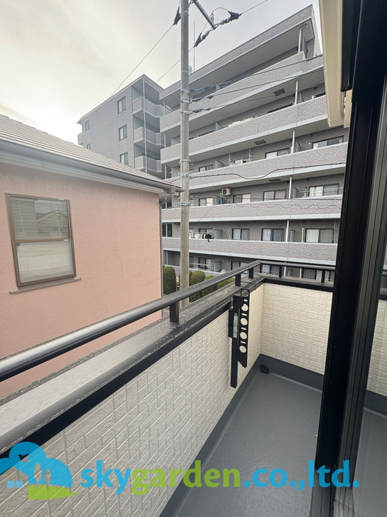 茅ヶ崎市香川４丁目　新築戸建　全１棟のバルコニー|バルコニーからの眺めを楽しみながら食事をしませんか