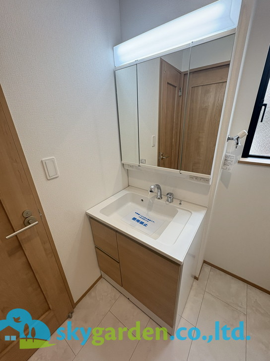 茅ヶ崎市香川４丁目　新築戸建　全１棟の独立洗面台|独立洗面台です