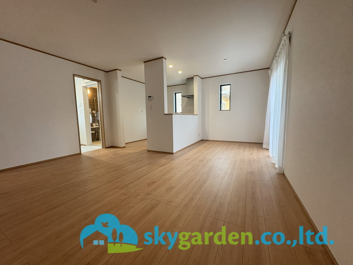 茅ヶ崎市香川４丁目　新築戸建　全１棟の居間・リビング|おしゃれな居間です