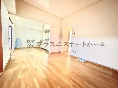 【居間・リビング】 | 花隈ダイヤハイツ | 真ん中のLDKですが明るいです♪