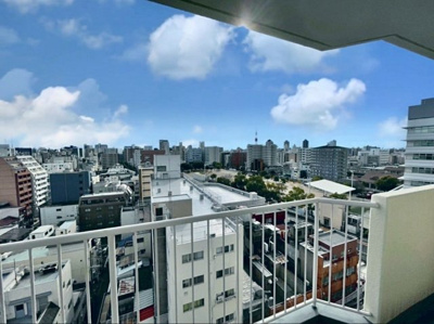 【その他】 | さんくれーる湊川 | 〇雨の日でも嬉しい♪スーパーやコンビニ、駅まで濡れずに行くことができます♪
〇トランクルーム付き♪