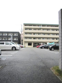 【駐車場】