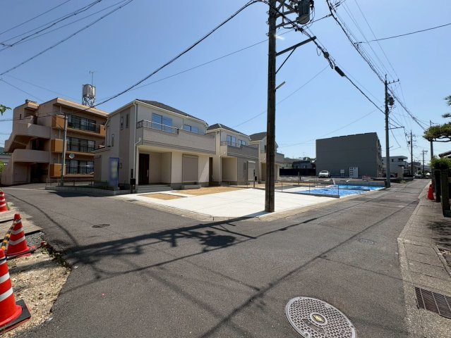 【商談中】ハートフルタウン　各務原市鵜沼東町　全3区画分譲の前面道路含む現地写真|■前面道路　■ヤマダ不動産　株式会社リライフ　
■夢のマイホーム購入をフルサポートします！
