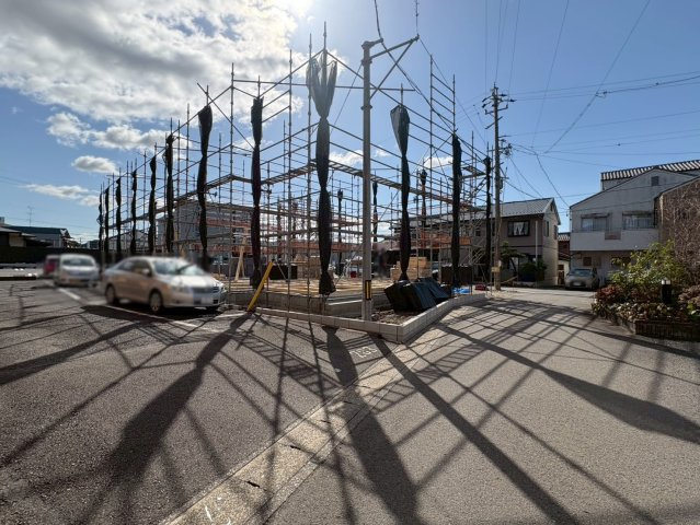 ハートフルタウン　各務原市鵜沼東町5丁目　全3区画分譲の前面道路含む現地写真|「現地（2026年1月26日）撮影」　
■前面道路　
■ヤマダ不動産　株式会社リライフ