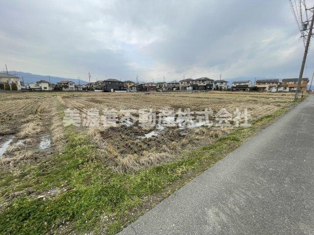 ６６３７４　大垣市長松町土地の外観