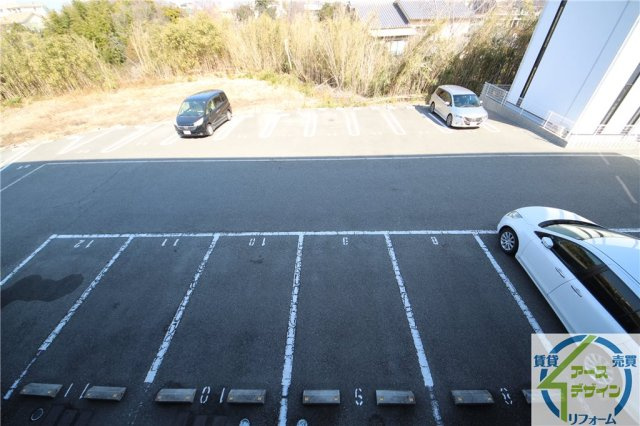 ラフィーネ松江の駐車場