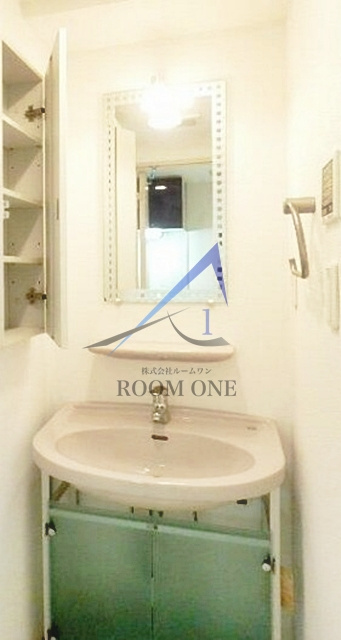 ガラ・ステージ大山の洗面所|独立洗面台です。