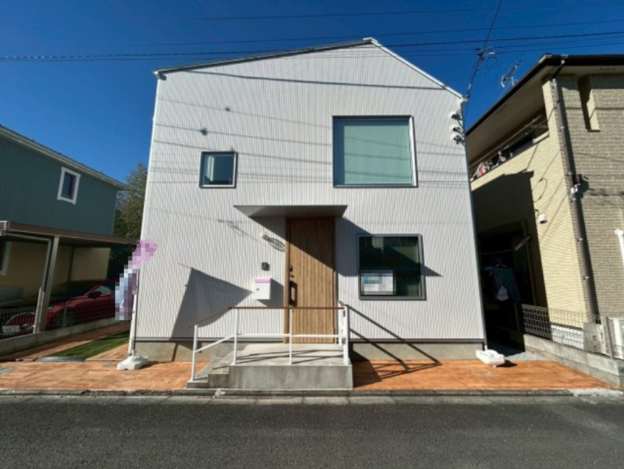 日の出町平井　築浅デザイナーズ中古戸建！の外観