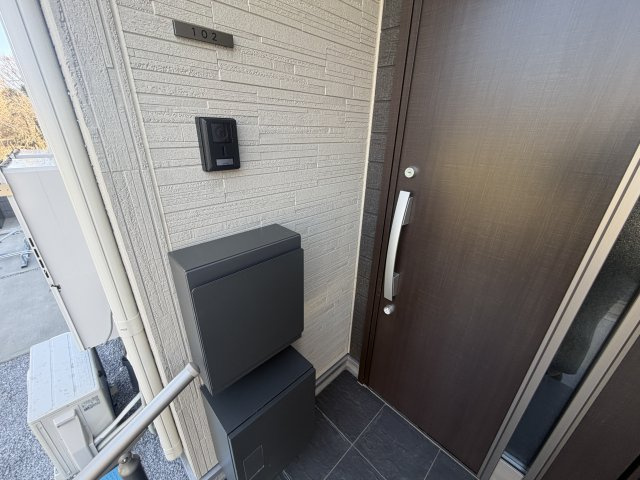 リーブルファイン緑区中野田のエントランス