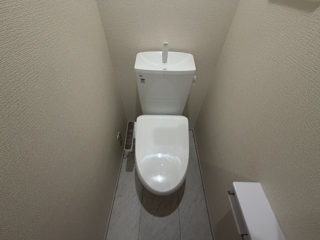 リーブルファイン緑区中野田のトイレ|落ち着いた色調のトイレです