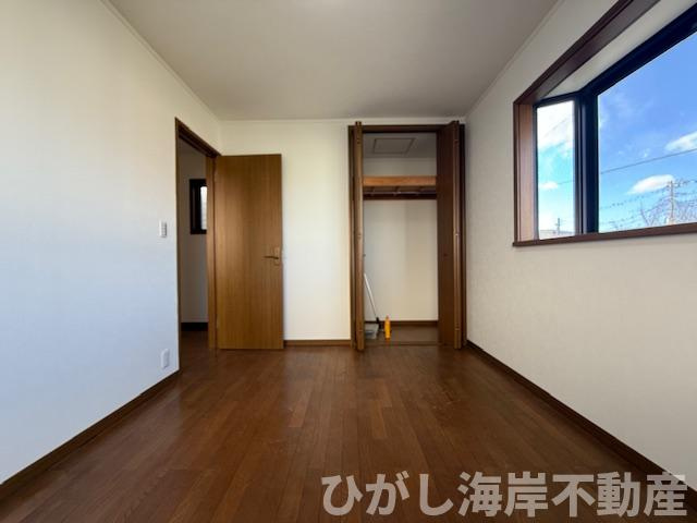 茅ヶ崎市室田3丁目　 中古戸建の寝室|新規リフォーム完了！　5.6帖　洋室