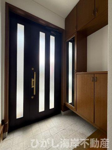 茅ヶ崎市室田3丁目　 中古戸建の玄関|新規リフォーム完了！　玄関