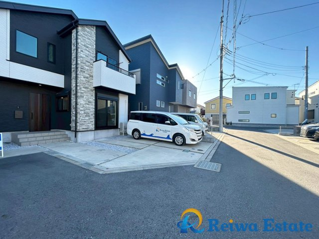中古戸建　高座郡寒川町一之宮3丁目の前面道路含む現地写真