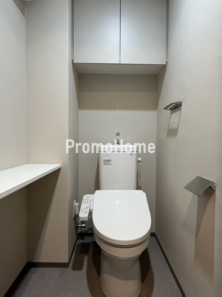 コンフォリア・リヴ八丁堀のバルコニー