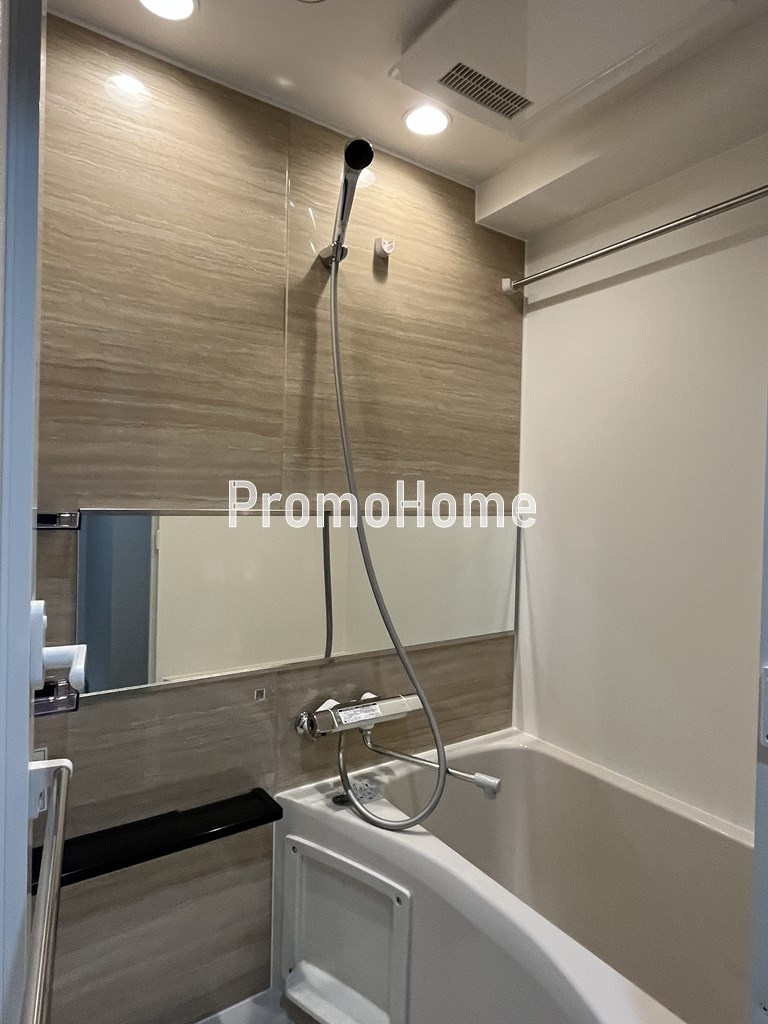 コンフォリア・リヴ八丁堀のエントランス