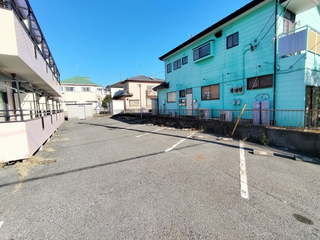 マツヤマハイツの駐車場