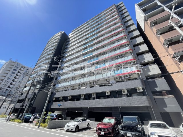 セレニテ難波グランデシュッドの外観